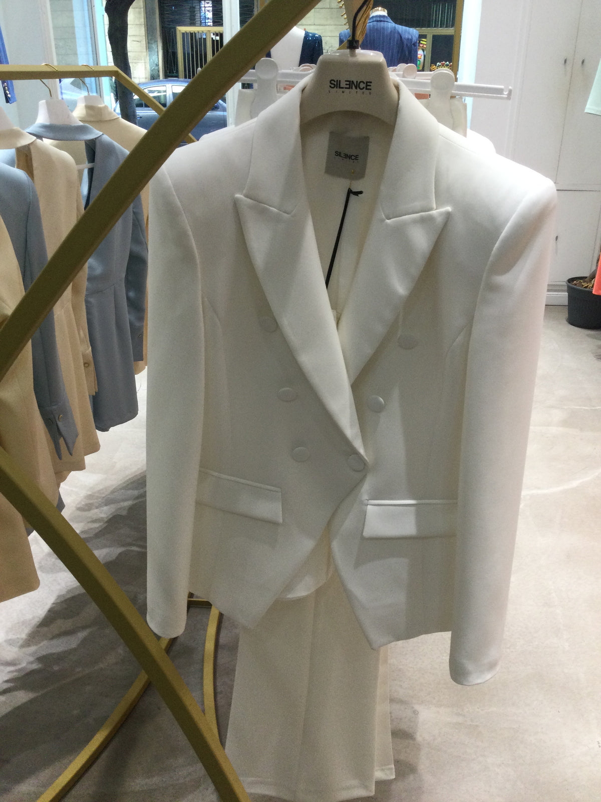 Bolt blazer